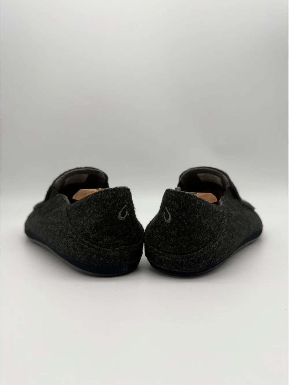 OluKai Moloa Hulu Men's Wool Slippers Black Shearling Lined Slip On Size 12